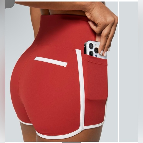 Halara Super High Waisted Side Pocket Color Contrast Trim Yoga Biker Shorts - Picture 2 of 4